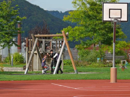 Roof garden with swings and streetball court